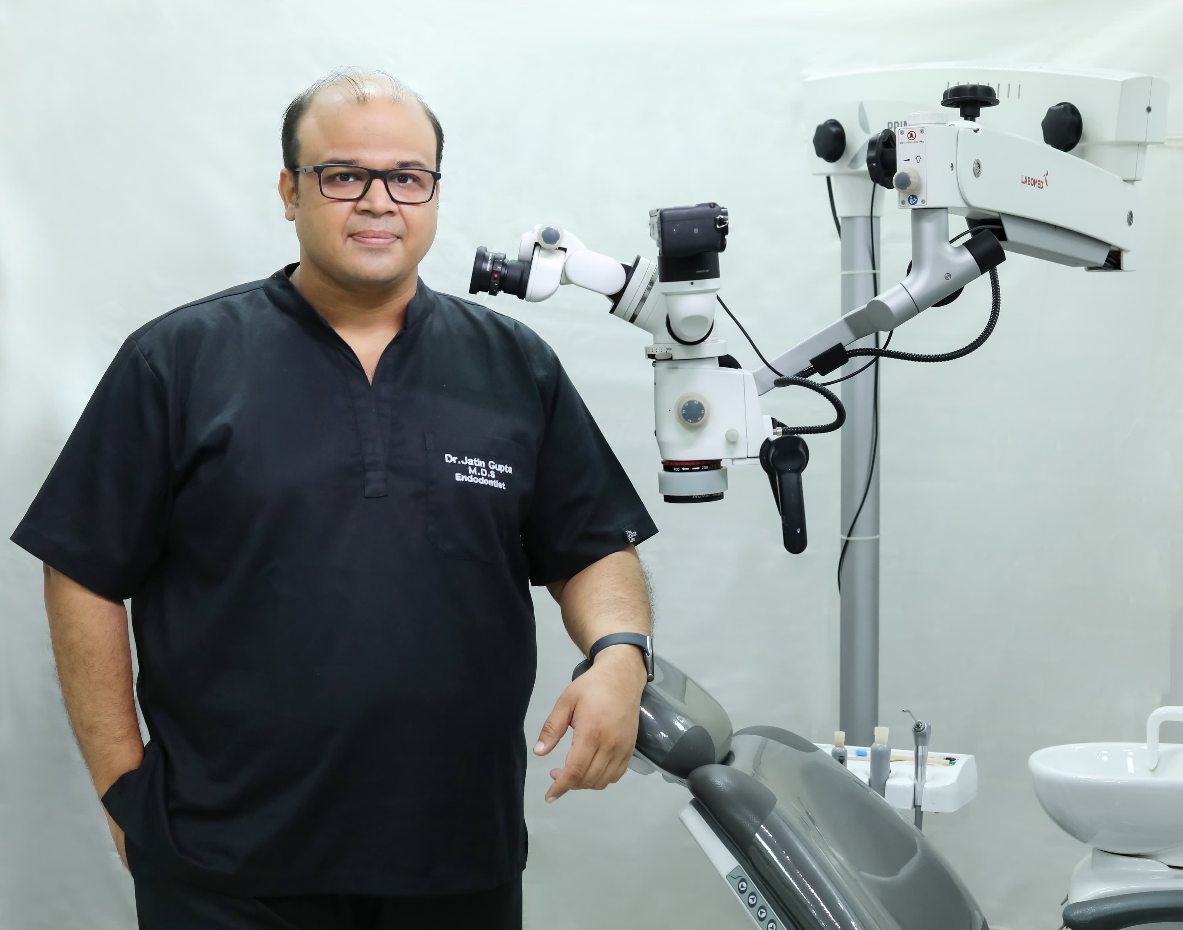 Dr. Jatin Gupta
with Endodontic Microscope